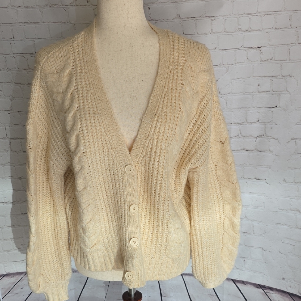 American Eagle Outfitters‎ Cream Cable Knit Cardigan